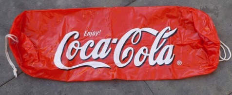 02554-7 € 2,50 coca cola opblaasbare nekrol 60cm breed doorsnede 15cm